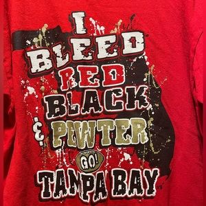 Tampa Bay Buccaneers Adult XL T-Shirt, Red Bucs Football Shirt, NFL